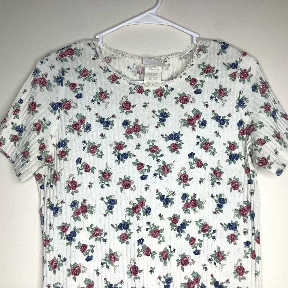 < Vintage Bobbie Brooks Floral Cottagecore Top > - Picture 2 of 5
